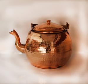 قوری مسی توپی دسته مسی بالا