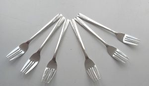 چنگال مسی سفید